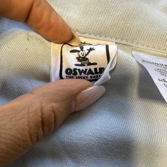 Disney Oswald The Lucky Rabbit Button Up Shirt Mens M Gray Short Sleeve Camp - Picture 3 of 13